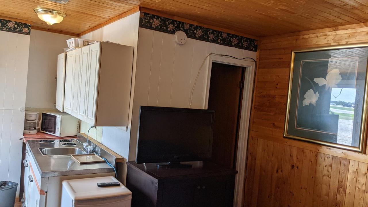 Balgonie Motel Motor Inn Pilot Butte Екстериор снимка